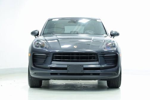 2022 Porsche Macan Base