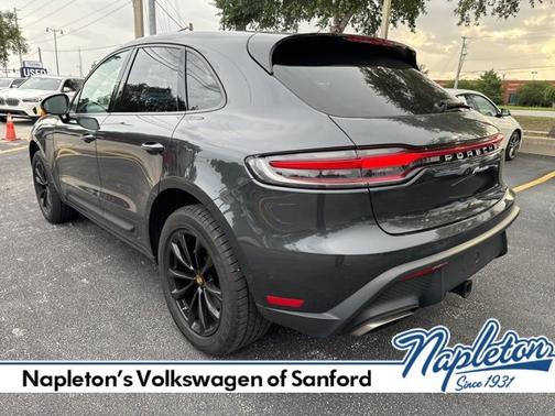 2022 Porsche Macan Base