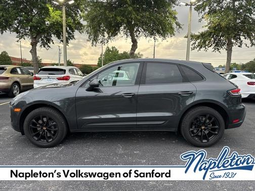 2022 Porsche Macan Base