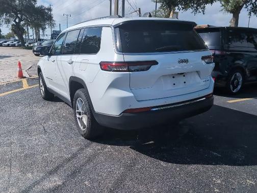 2023 Jeep Grand Cherokee L Laredo