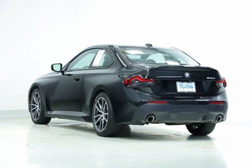 2024 BMW 230 230i