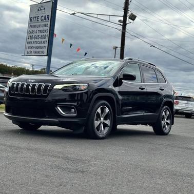 Diamond Black Crystal Pearlcoat 2019 Jeep Cherokee Limited