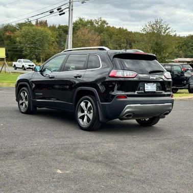 Diamond Black Crystal Pearlcoat 2019 Jeep Cherokee Limited
