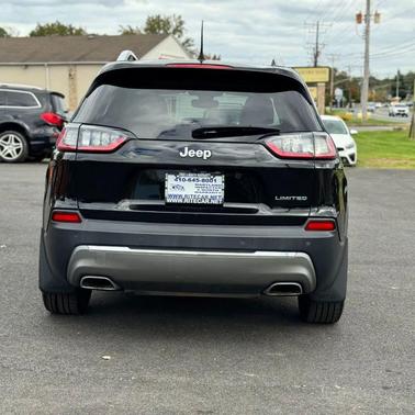 Diamond Black Crystal Pearlcoat 2019 Jeep Cherokee Limited