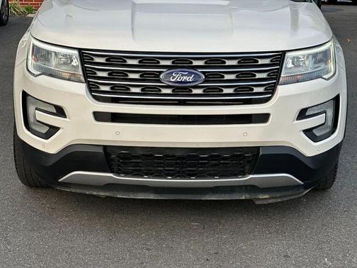 White Platinum Metallic Tri-Coat 2016 Ford Explorer XLT
