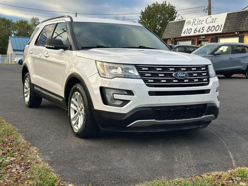 White Platinum Metallic Tri-Coat 2016 Ford Explorer XLT