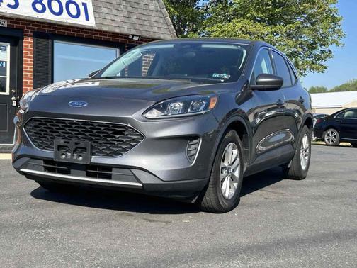 Carbonized Gray Metallic 2021 Ford Escape SE