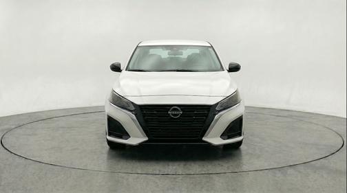 Glacier White 2025 Nissan Altima SV FWD