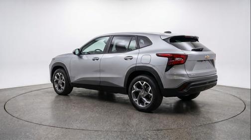 Sterling Gray Metallic 2025 Chevrolet Trax LT