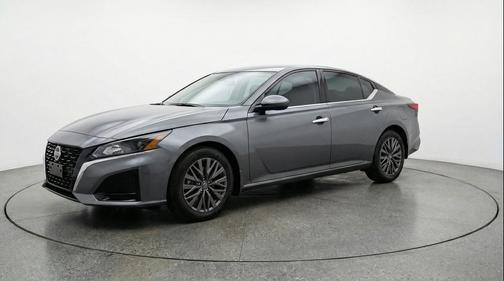 Gun Metallic 2025 Nissan Altima SV FWD