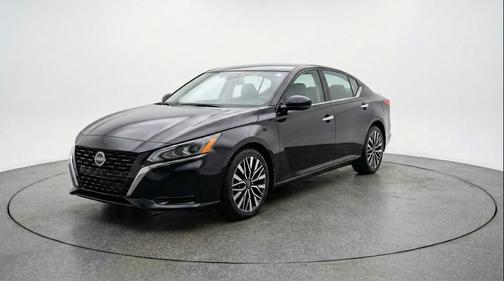 Super Black 2025 Nissan Altima SV FWD