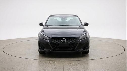 Super Black 2025 Nissan Altima SV FWD