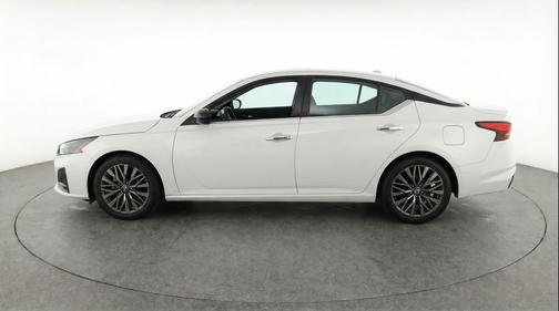 Glacier White 2025 Nissan Altima SV FWD