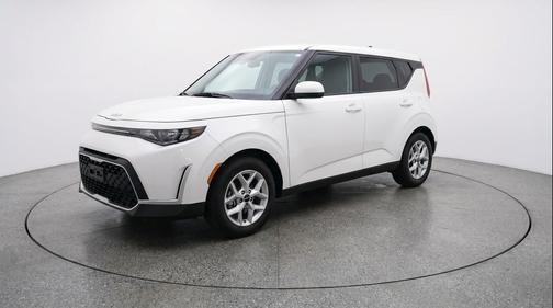 Snow White Pearl 2025 Kia Soul LX