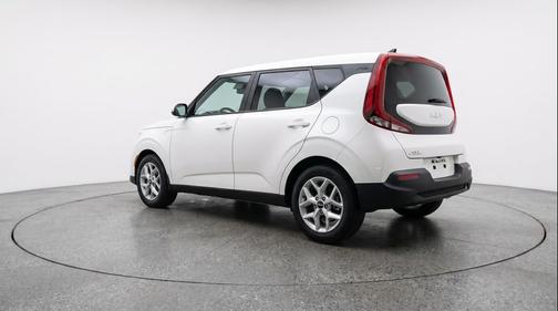 Snow White Pearl 2025 Kia Soul LX