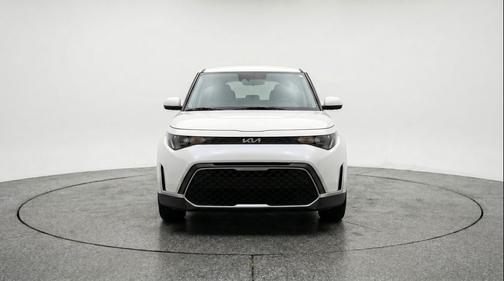 Snow White Pearl 2025 Kia Soul LX