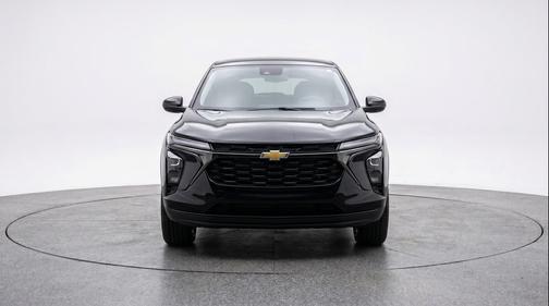Mosaic Black Metallic 2025 Chevrolet Trax LT