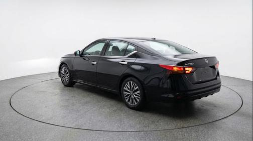Super Black 2025 Nissan Altima SV FWD
