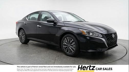 Super Black 2025 Nissan Altima SV FWD