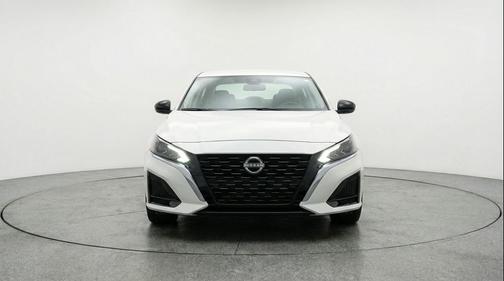 Glacier White 2025 Nissan Altima SV FWD