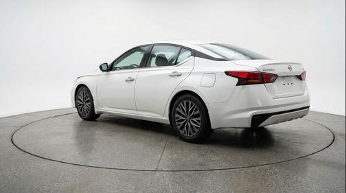 Glacier White 2025 Nissan Altima SV FWD