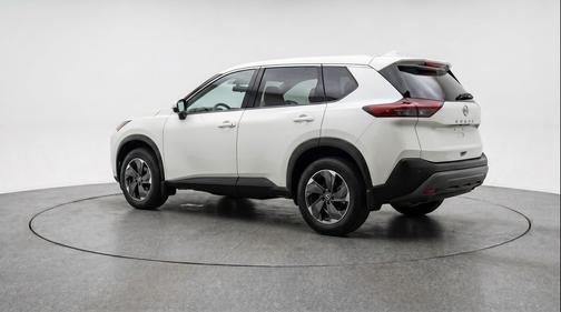 Everest White Pearl Tricoat 2025 Nissan Rogue SV