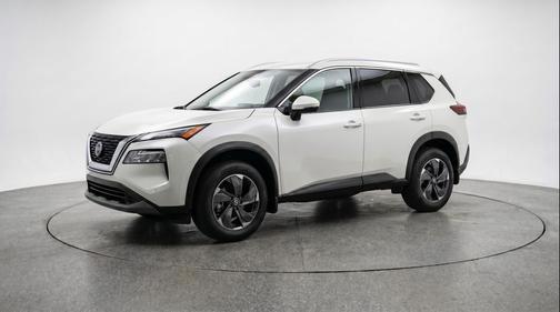 Everest White Pearl Tricoat 2025 Nissan Rogue SV