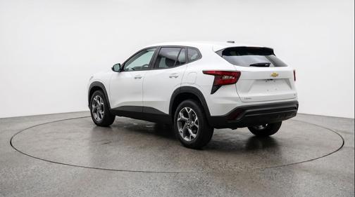 Summit White 2025 Chevrolet Trax LT