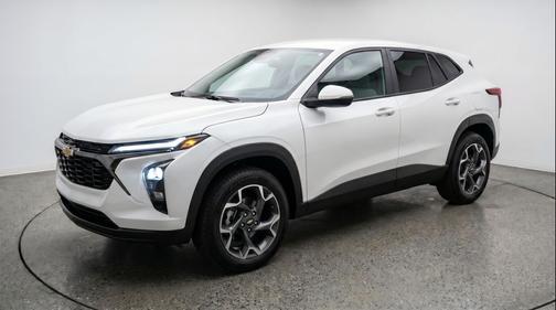 Summit White 2025 Chevrolet Trax LT