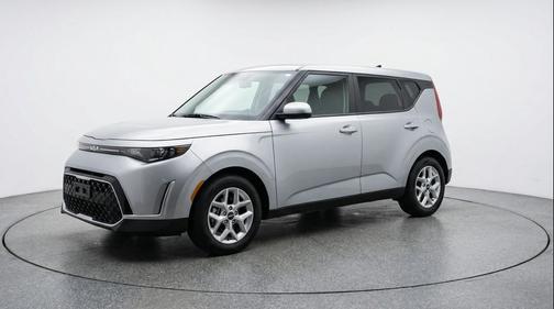Steel Gray 2025 Kia Soul LX