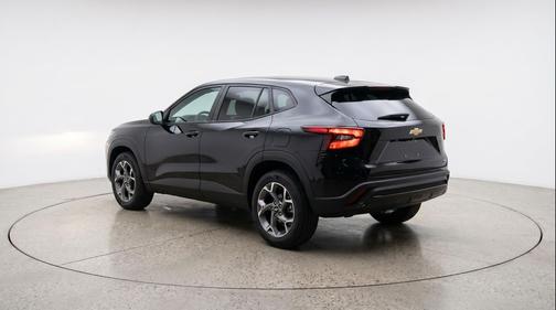 Mosaic Black Metallic 2025 Chevrolet Trax LT
