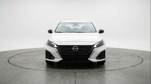 Glacier White 2025 Nissan Altima SV FWD