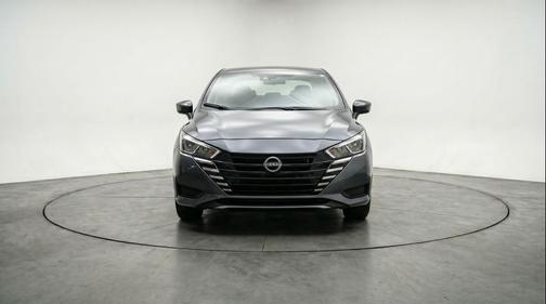 Gun Metallic 2025 Nissan Versa 1.6 SV