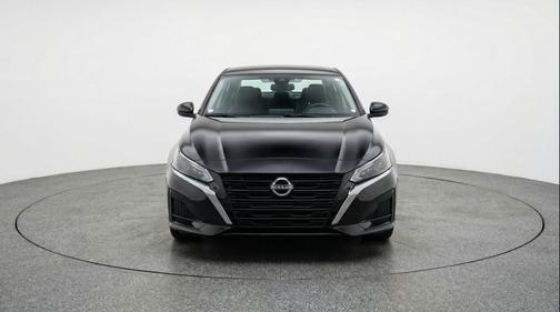 Super Black 2025 Nissan Altima SV FWD
