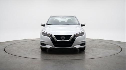 Brilliant Silver Metallic 2025 Nissan Versa 1.6 SV