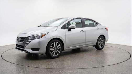 Brilliant Silver Metallic 2025 Nissan Versa 1.6 SV