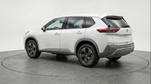 Everest White Pearl Tricoat 2025 Nissan Rogue SV