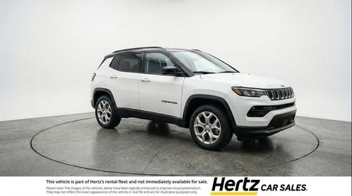 Bright White Clearcoat 2025 Jeep Compass Latitude