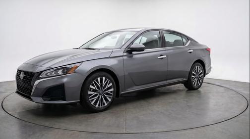 Gun Metallic 2025 Nissan Altima SV FWD