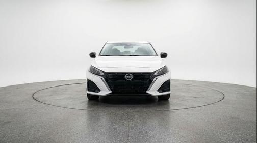 Glacier White 2025 Nissan Altima SV FWD