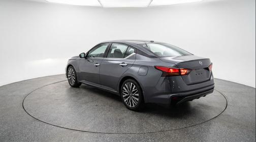 Gun Metallic 2025 Nissan Altima SV FWD