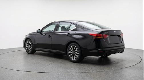 Super Black 2025 Nissan Altima SV FWD