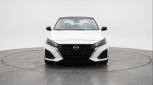 Glacier White 2025 Nissan Altima SV FWD