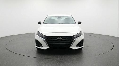 Glacier White 2025 Nissan Altima SV FWD