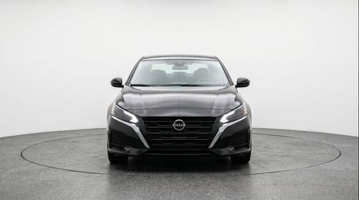 Super Black 2025 Nissan Altima SV FWD