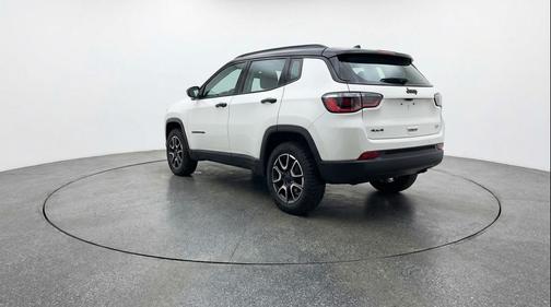 Bright White Clearcoat 2025 Jeep Compass Trailhawk