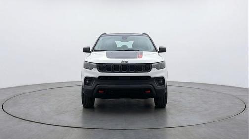 Bright White Clearcoat 2025 Jeep Compass Trailhawk