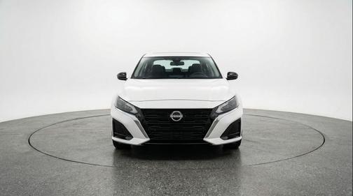 Glacier White 2025 Nissan Altima SV FWD