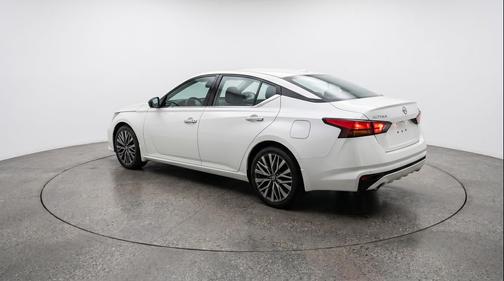 Glacier White 2025 Nissan Altima SV FWD