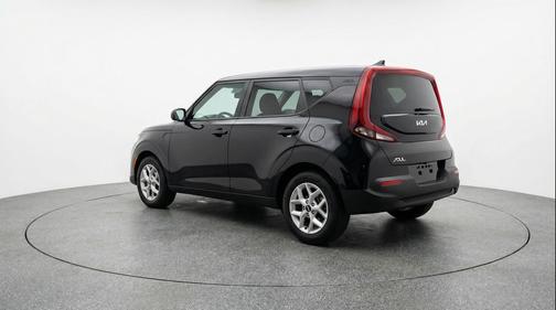 Fusion Black 2025 Kia Soul LX